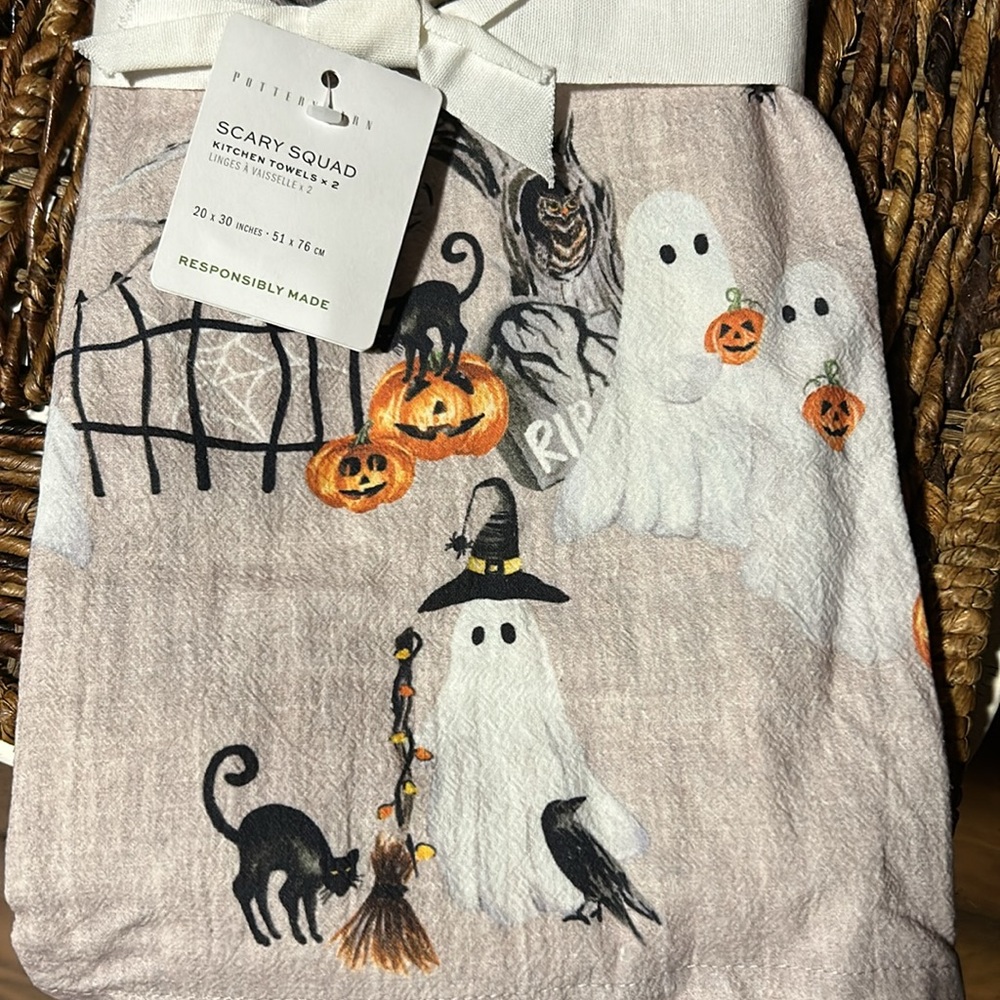 Pottery Barn Scary Squad Kitchen Towels BNWT - Picture 2 of 4